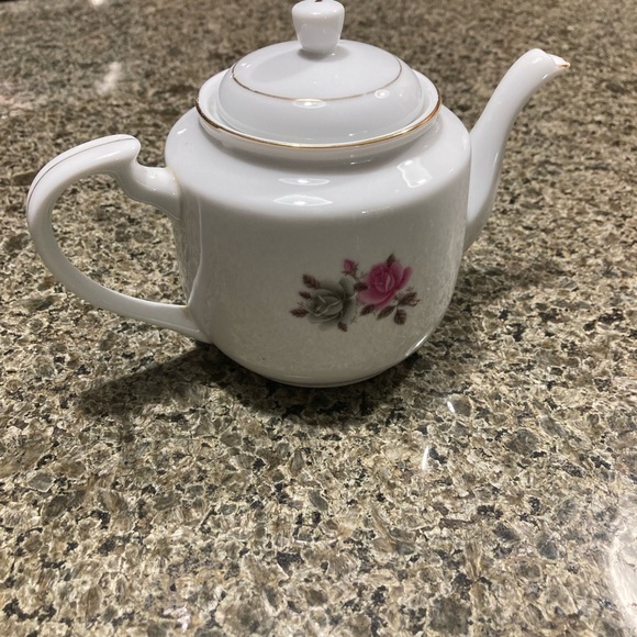 Teapot - Picture 2 of 3